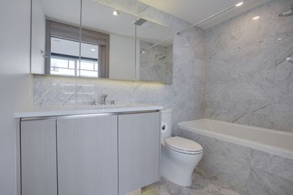 e-2 at 1612 - 89 Nelson Street, Yaletown, Vancouver West