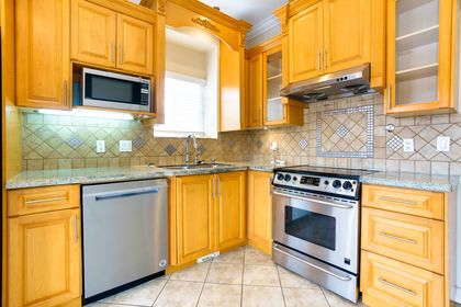 zzwaiafq at 278 33 Avenue, South Vancouver, Vancouver East