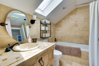 qjnoiguq at 2624 Waterloo, Kitsilano, Vancouver West