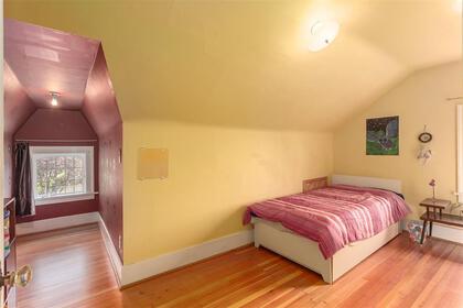 262127698-9 at 4715 Moss Street, Collingwood VE, Vancouver East