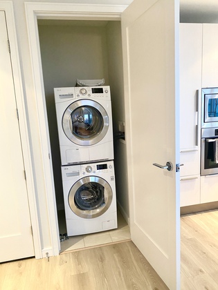 img_1004 at 807 - 1616 Columbia, False Creek, Vancouver West