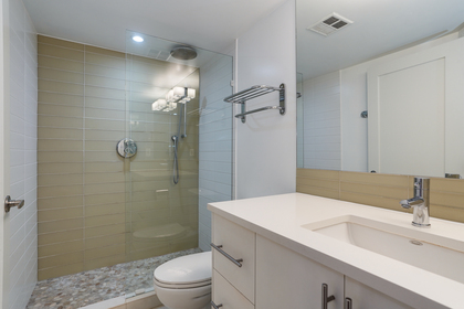 15 at 102 - 888 Bute Street, Coal Harbour, Vancouver West