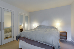 17 at 102 - 888 Bute Street, Coal Harbour, Vancouver West