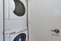 19 at 102 - 888 Bute Street, Coal Harbour, Vancouver West