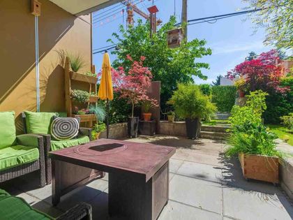 r2589678-1 at 9 - 221 E 3rd Street, Lower Lonsdale, North Vancouver