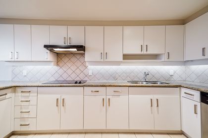 unit-2604-738-broughton-street-vancouver-25 at 2604 - 738 , Coal Harbour, Vancouver West