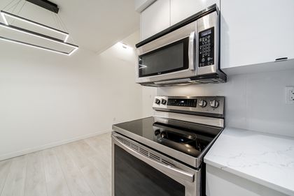 b-5 at 305 - 230 Mowat Street, West End NW, New Westminster