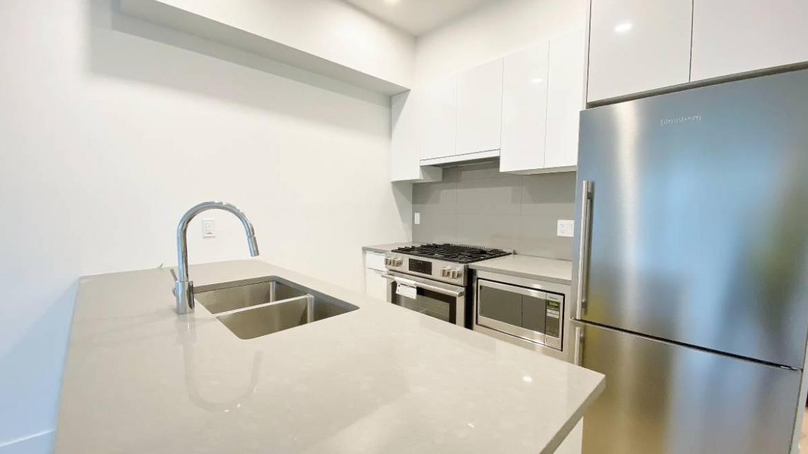 403 - 2666 Duke, Collingwood VE, Vancouver East 