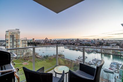 g-2 at 1906 - 638 Beach Crescent, False Creek, Vancouver West