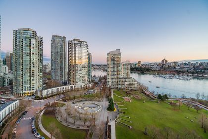 g-5 at 1906 - 638 Beach Crescent, False Creek, Vancouver West
