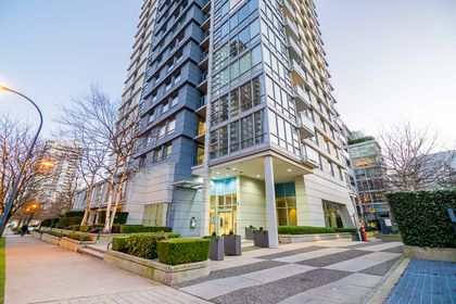 i-4 at 1906 - 638 Beach Crescent, False Creek, Vancouver West