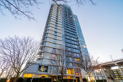 i-7 at 1906 - 638 Beach Crescent, False Creek, Vancouver West