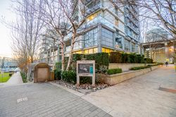 i-8 at 1906 - 638 Beach Crescent, False Creek, Vancouver West