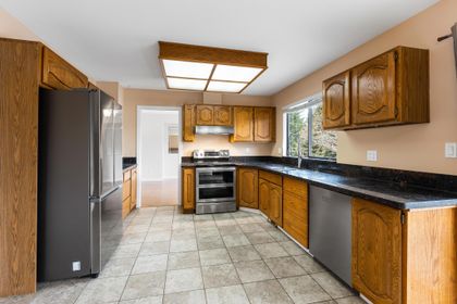 photo-18 at (UPPER UNIT) - 1029 Windward Windward, Harbour Place, Coquitlam