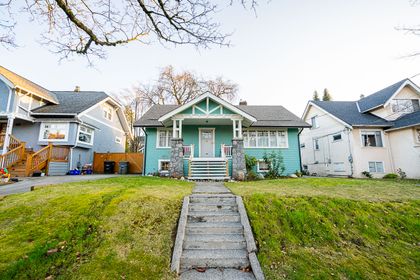 a at 368 West 13th Avenue, Mount Pleasant VW, Vancouver West