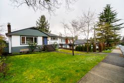 m-1 at 449 West Windsor Road, Upper Lonsdale, North Vancouver