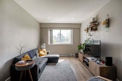 a at 202 - 4357 Main Street, Main, Vancouver East