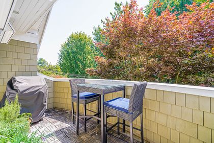 h-2 at 2585 West 8th Avenue, Kitsilano, Vancouver West