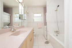 262205588-8 at 854 16th Street East, Boulevard, North Vancouver