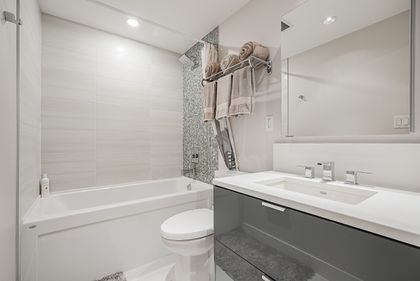 f at 325 - 1777 West 7th Avenue, Kitsilano, Vancouver West