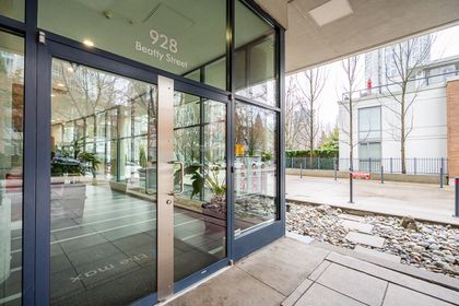 j at 1510 - 928 Beatty Street, Yaletown, Vancouver West