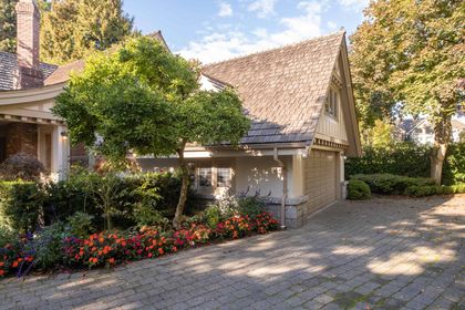 h-2 at 1323 The Cres Street