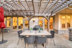 b-2 at 1323 The Cres Street