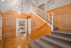 f at 1323 The Cres Street