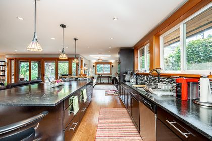 e-1 at 1381 18th Eas Street, Westlynn, North Vancouver