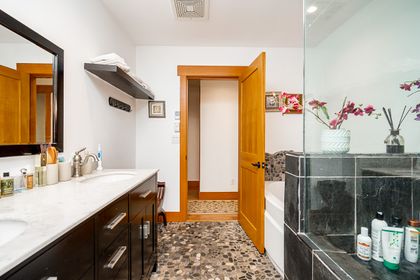 h-3 at 1381 18th Eas Street, Westlynn, North Vancouver