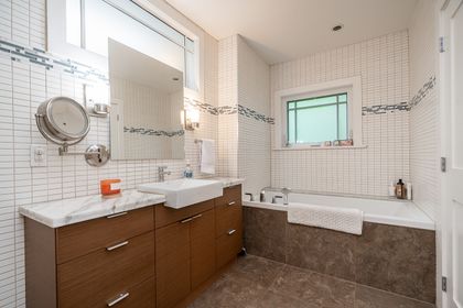 i-2 at 1989 West 37t Avenue, Quilchena, Vancouver West