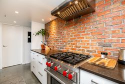 h-4 at 402st - 2001 Wall Street, Hastings East, Vancouver East