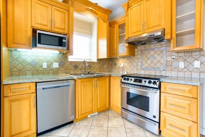 zzwaiafq at 278 E 33rd Avenue, Main, Vancouver East