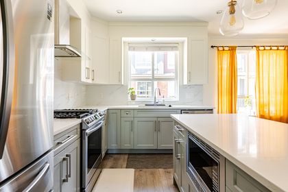 counter at 14 - 430 Duncan Street, Queensborough, New Westminster