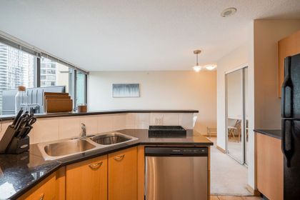 10 at 710 - 1331 Alberni Street, Coal Harbour, Vancouver West