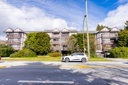 unit-309-310-e-3rd-street-north-vancouver-2 at 309 - 310 e 3rd, Lower Lonsdale, North Vancouver