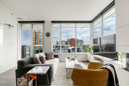 unit-2017-68-smithe-street-vancouver-11 at 2017 - 68 Smithe, Downtown VW, Vancouver West