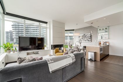 unit-2017-68-smithe-street-vancouver-8 at 2017 - 68 Smithe, Downtown VW, Vancouver West