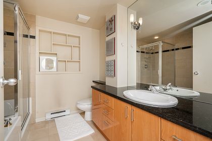 unit-g3n-1077-marinaside-crescent-vancouver-33 at G3N - 1007 Marinaside Cresent, Yaletown, Vancouver West