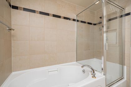 unit-g3n-1077-marinaside-crescent-vancouver-34 at G3N - 1007 Marinaside Cresent, Yaletown, Vancouver West