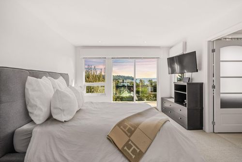 1249-clyde-avenue-ambleside-west-vancouver-22 at 1249 Clyde Avenue, Ambleside, West Vancouver