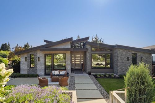 207-carisbrooke-crescent-upper-lonsdale-north-vancouver-02 at 207 Carisbrooke Crescent, Upper Lonsdale, North Vancouver