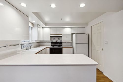 3377-capilano-crescent-capilano-nv-north-vancouver-18 at 101 - 3377 Capilano Crescent, Capilano NV, North Vancouver