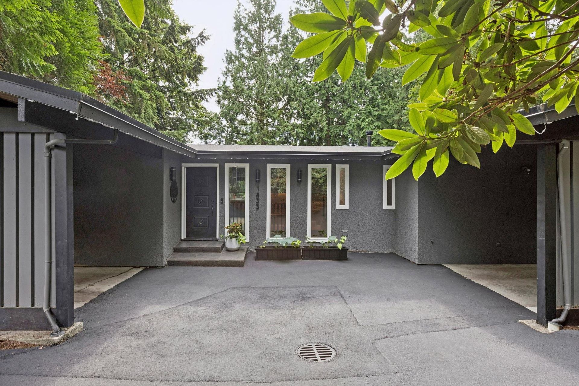 1433 Mcnair Drive, Lynn Valley, North Vancouver photo number 1