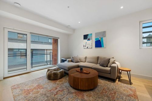 632-e-3rd-street-lower-lonsdale-north-vancouver-10 at 27 - 632 E 3rd Street, Lower Lonsdale, North Vancouver