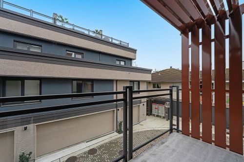 632-e-3rd-street-lower-lonsdale-north-vancouver-11 at 27 - 632 E 3rd Street, Lower Lonsdale, North Vancouver