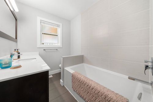 4515-meadowbank-close-lynn-valley-north-vancouver-28 at 4515 Meadowbank Close, Lynn Valley, North Vancouver