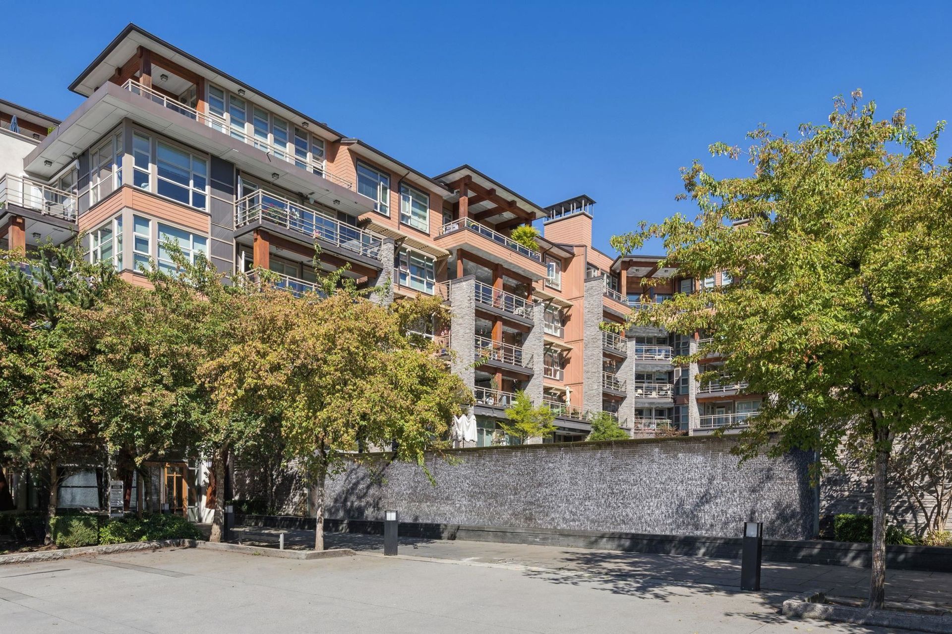 507 - 3602 Aldercrest Drive, Roche Point, North Vancouver photo number 1