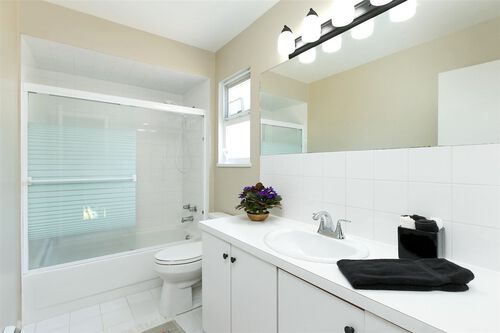 3eb7fe0d8d2f0132df003239d560bcaf at 1012 Frederick Road, Lynn Valley, North Vancouver