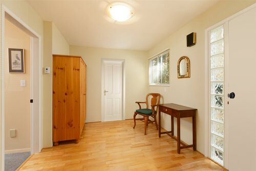 d480571b0721d6000fbe0fb5fe87ecad at 1012 Frederick Road, Lynn Valley, North Vancouver